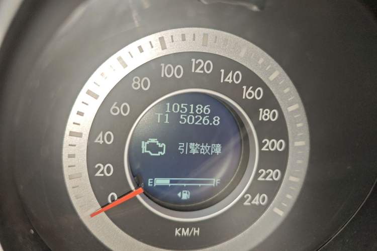 Used Bestune X80 2013 2.0L automatic comfort version Odometer Close Up
