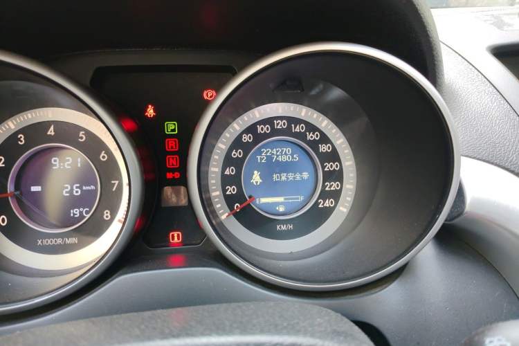 Used Bestune X80 2013 2.0L automatic comfort version Odometer Close Up