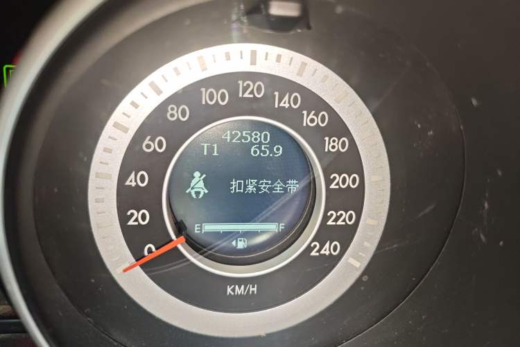 Used Bestune X80 2013 2.0L automatic luxury version Odometer Close Up