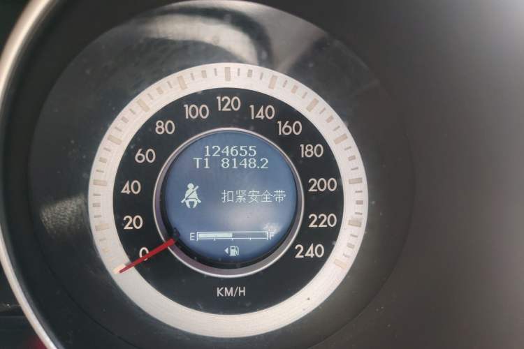 Used Bestune X80 2013 2.0L automatic luxury version Odometer Close Up