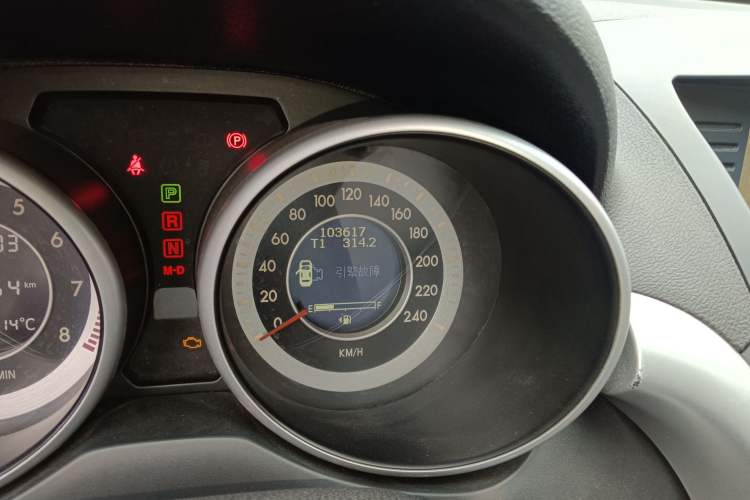 Used Bestune X80 2013 2.0L automatic comfort version Odometer Close Up