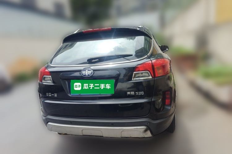 Used Bestune X80 2013 2.0L automatic comfort version Rear