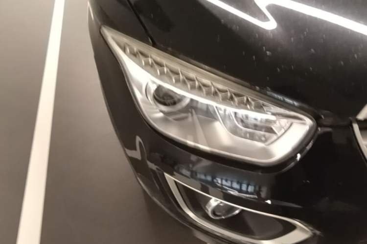 Used Bestune X80 2013 2.0L automatic comfort version Right Front Headlight
