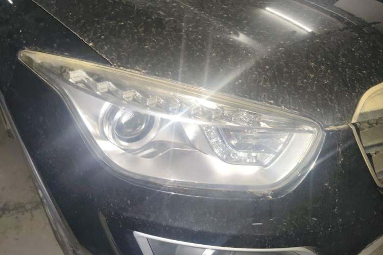 Used Bestune X80 2013 2.0L automatic comfort version Right Front Headlight