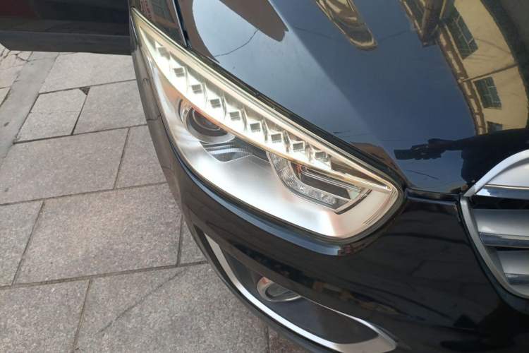 Used Bestune X80 2013 2.0L manual luxury version Right Front Headlight