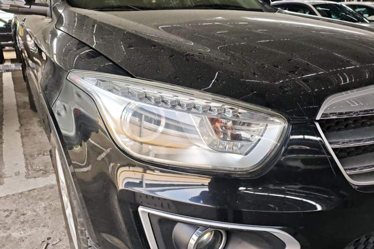 Used Bestune X80 2013 2.0L automatic comfort version Right Front Headlight