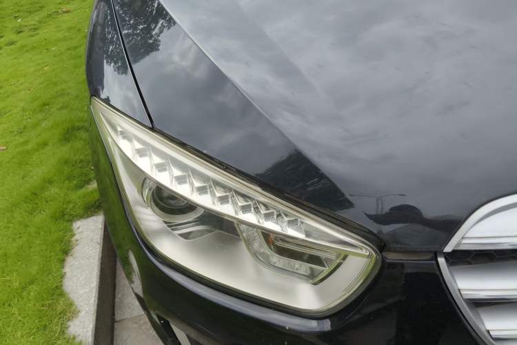 Used Bestune X80 2013 2.0L automatic luxury version Right Front Headlight