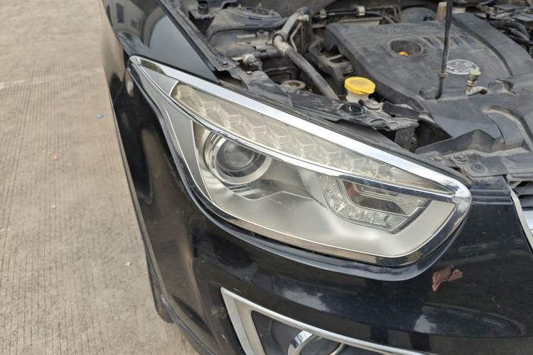 Used Bestune X80 2013 2.0L manual luxury version Right Front Headlight