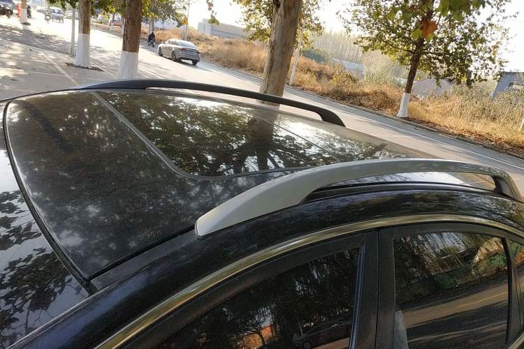 Used Bestune X80 2013 2.0L automatic luxury version Roof