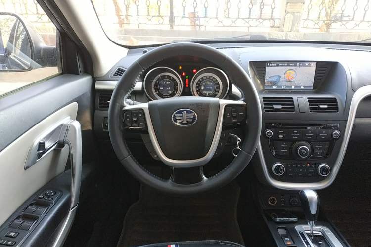 Used Bestune X80 2013 2.0L automatic luxury version Steering Wheel