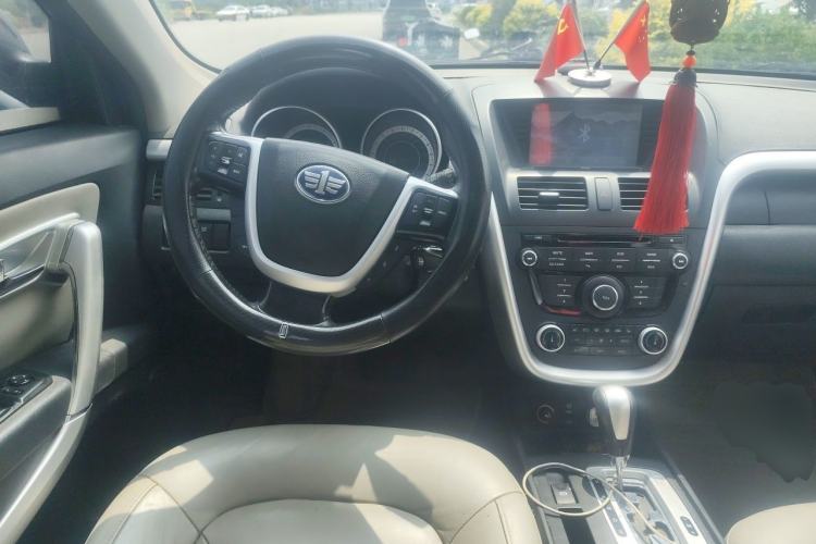 Used Bestune X80 2013 2.0L automatic luxury version Steering Wheel