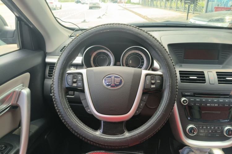 Used Bestune X80 2013 2.0L automatic luxury version Steering Wheel