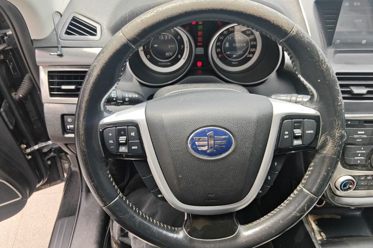 Used Bestune X80 2013 2.0L automatic luxury version Steering Wheel