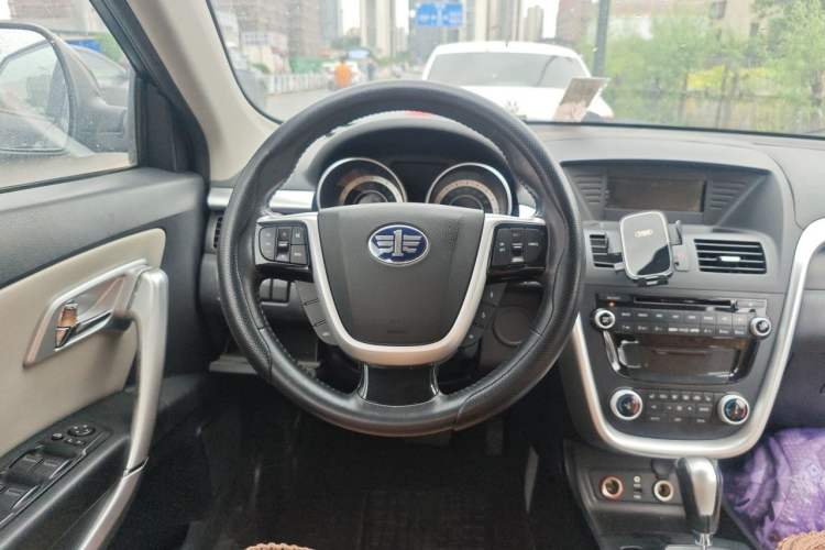 Used Bestune X80 2013 2.0L automatic luxury version Steering Wheel