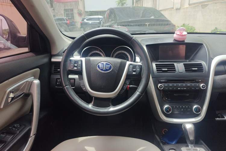 Used Bestune X80 2013 2.0L automatic comfort version Steering Wheel