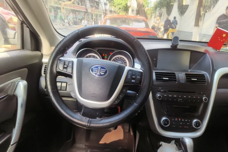 Used Bestune X80 2013 2.0L automatic luxury version Steering Wheel
