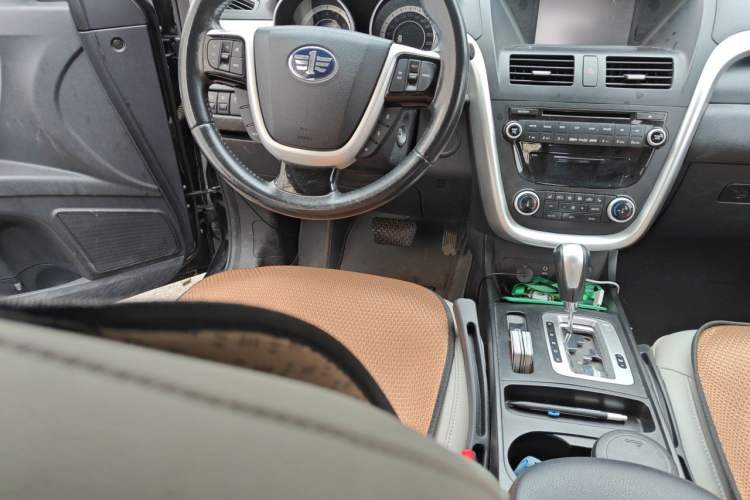 Used Bestune X80 2013 2.0L automatic luxury version Steering Wheel