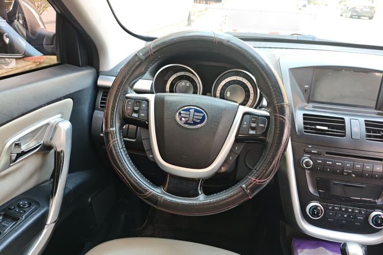 Used Bestune X80 2013 2.0L automatic luxury version Steering Wheel