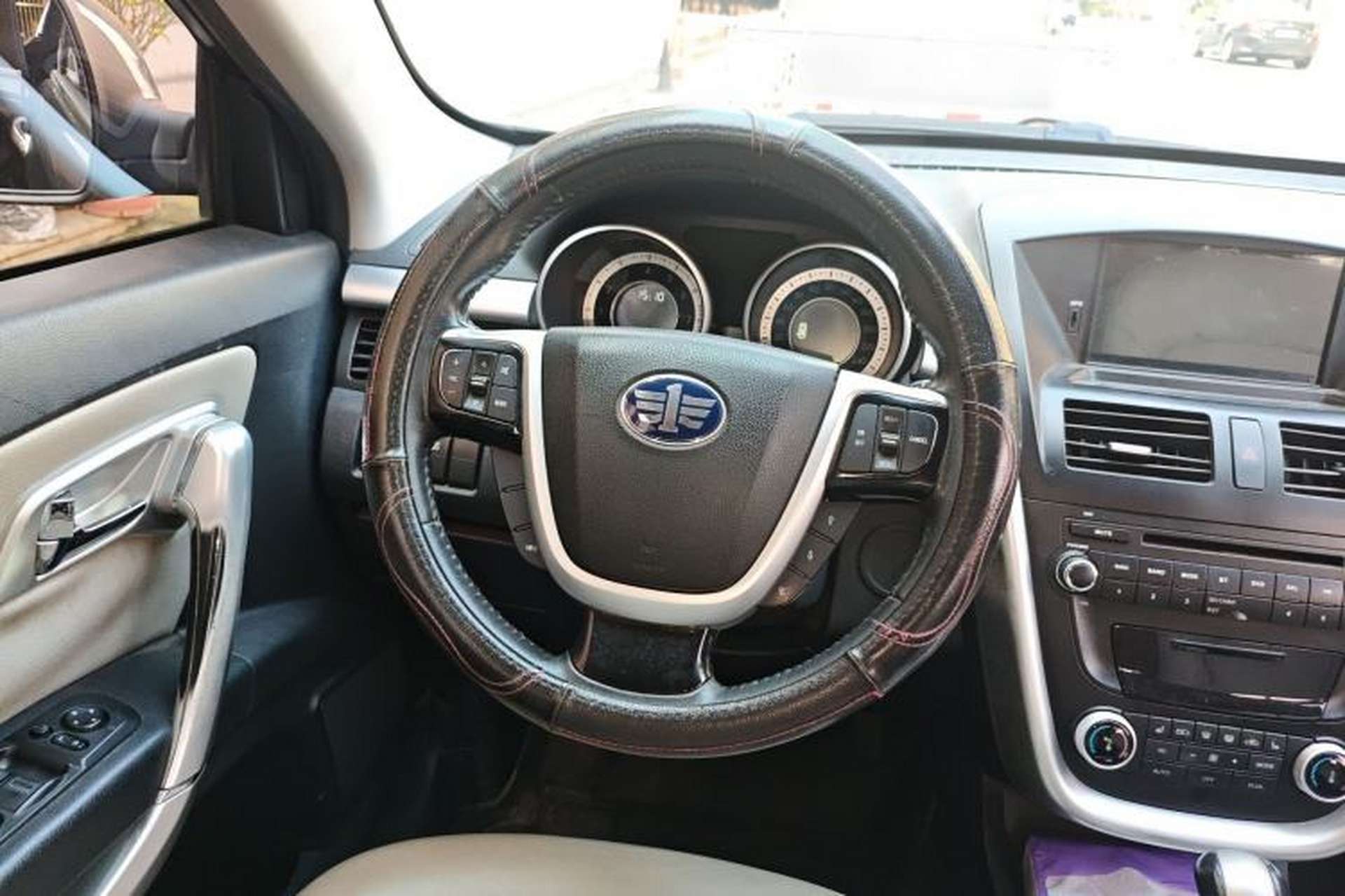 Used Bestune X80 2013 2.0L automatic luxury version Steering Wheel