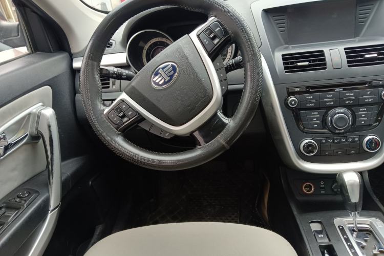 Used Bestune X80 2013 2.0L automatic comfort version Steering Wheel