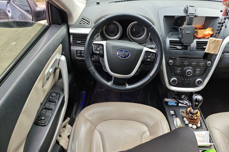 Used Bestune X80 2013 2.0L manual luxury version Steering Wheel