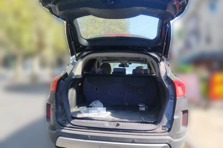Used Bestune X80 2013 2.0L automatic luxury version Trunk
