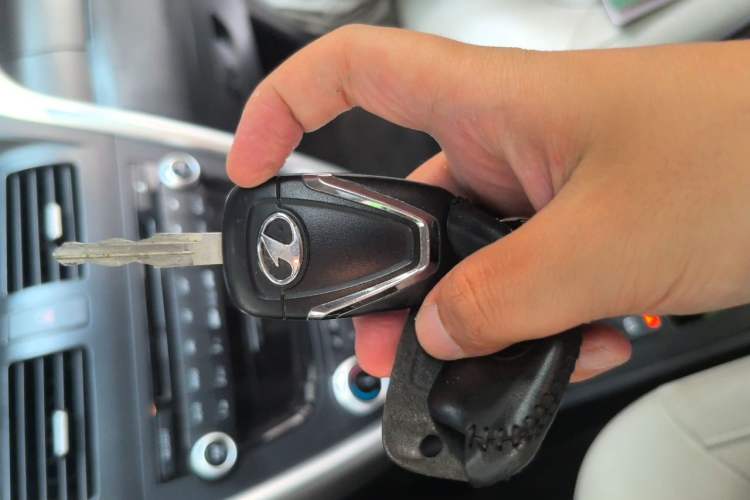 Used Bestune X80 2013 2.0L automatic luxury version Vehicle Key