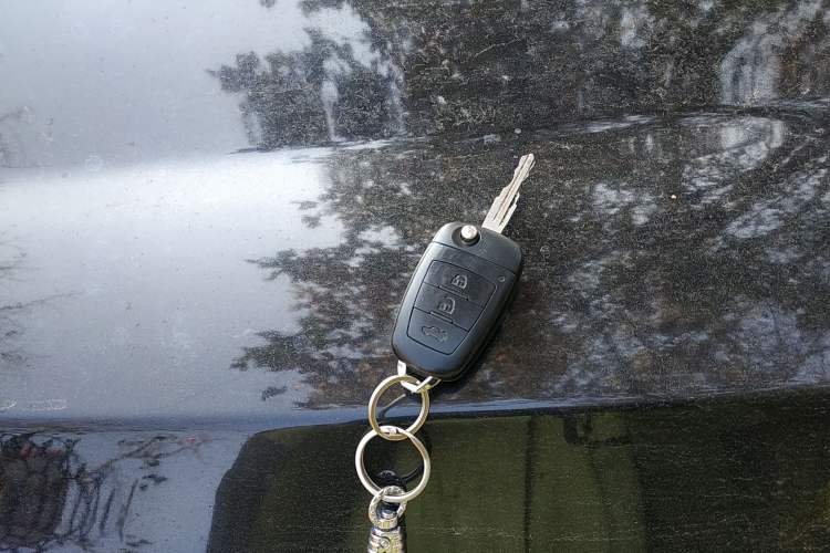 Used Bestune X80 2013 2.0L automatic luxury version Vehicle Key