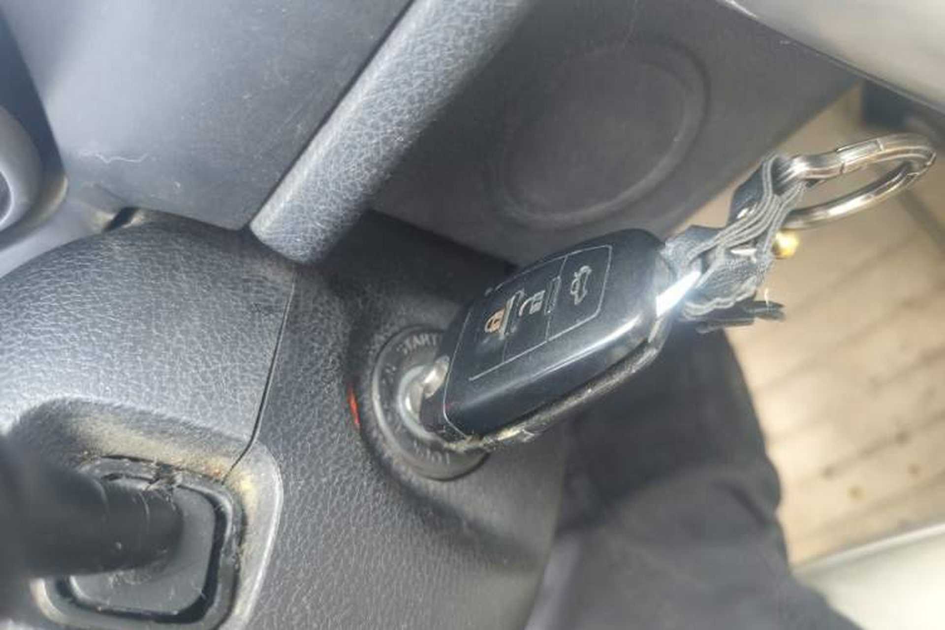 Used Bestune X80 2013 2.0L automatic luxury version Vehicle Key