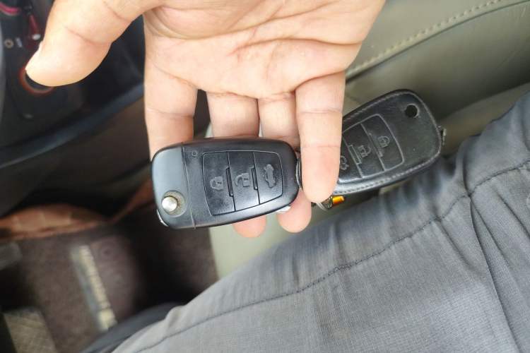 Used Bestune X80 2013 2.0L automatic luxury version Vehicle Key