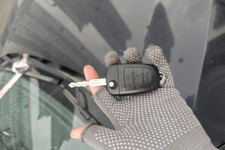 Used Bestune X80 2013 2.0L automatic luxury version Vehicle Key