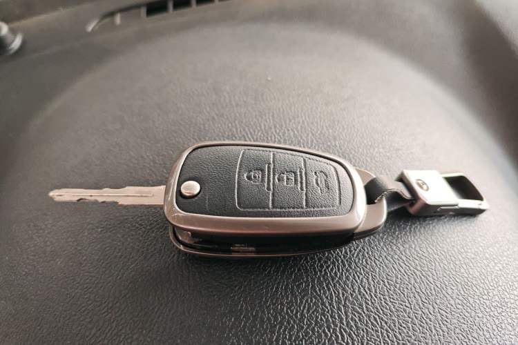 Used Bestune X80 2013 2.0L automatic comfort version Vehicle Key