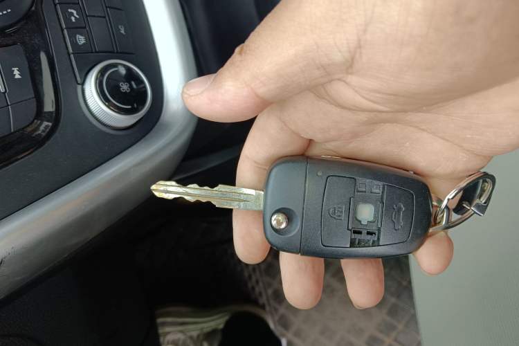 Used Bestune X80 2013 2.0L automatic comfort version Vehicle Key