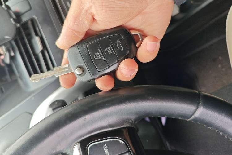 Used Bestune X80 2013 2.0L manual luxury version Vehicle Key