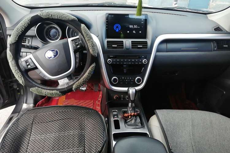 Used Bestune X80 2013 2.0L manual luxury version Center Console
