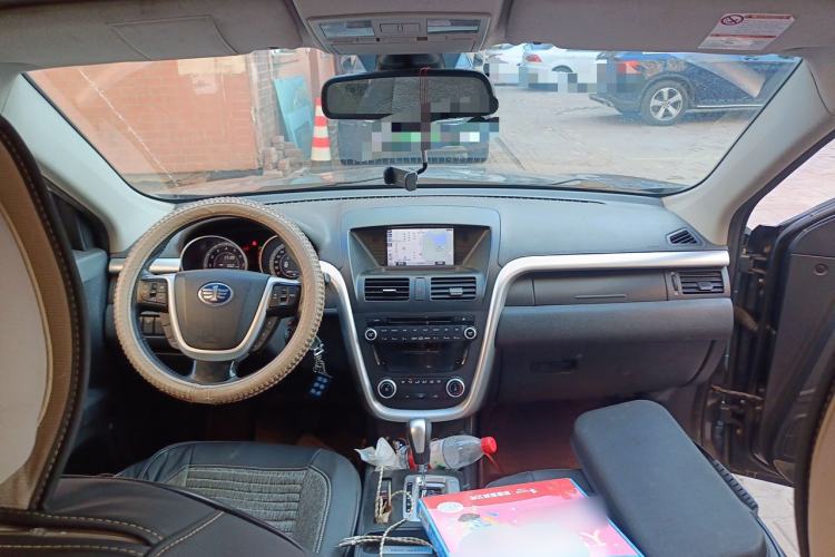 Used Bestune X80 2013 2.0L automatic comfort version Center Console