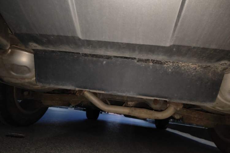 Used Bestune X80 2013 2.0L automatic comfort version Chassis Rear