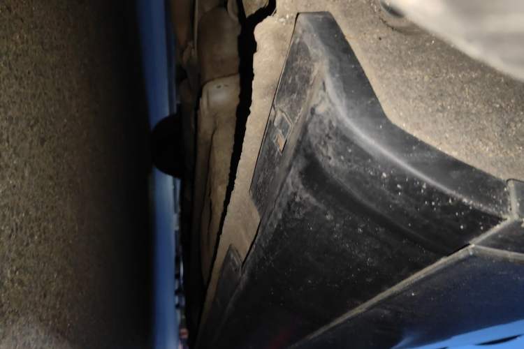 Used Bestune X80 2013 2.0L automatic comfort version Chassis Rear Right