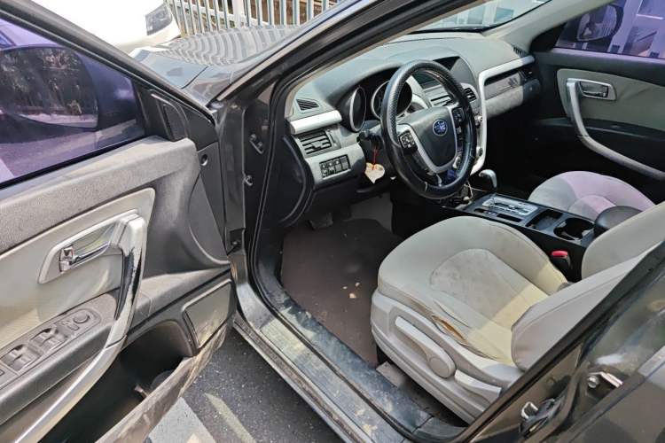 Used Bestune X80 2013 2.0L automatic comfort version Driver Seat
