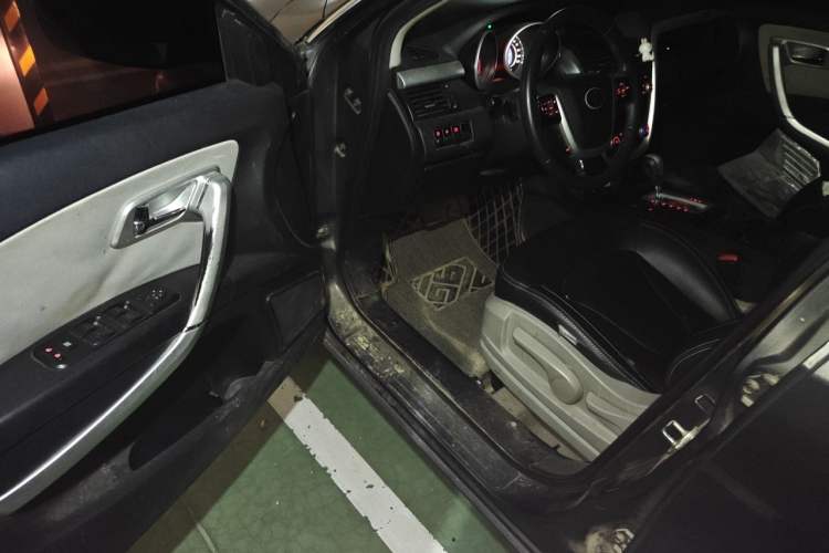 Used Bestune X80 2013 2.0L automatic comfort version Driver Seat