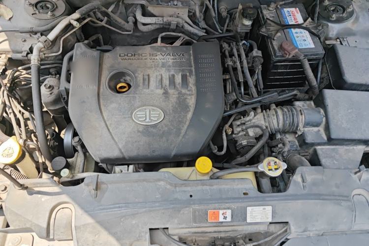 Used Bestune X80 2013 2.0L automatic comfort version Engine Bay