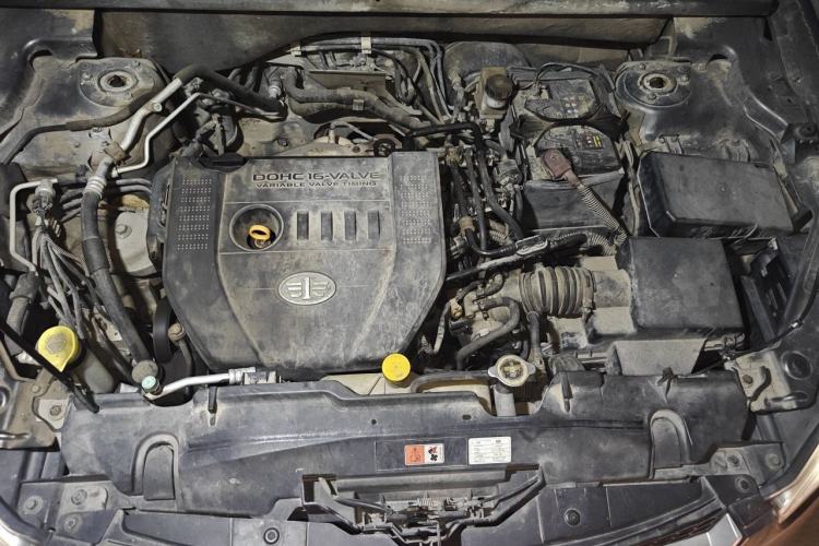 Used Bestune X80 2013 2.0L automatic comfort version Engine Bay