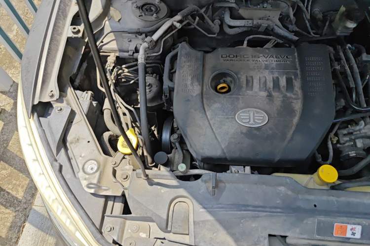 Used Bestune X80 2013 2.0L automatic comfort version Engine Bay Right