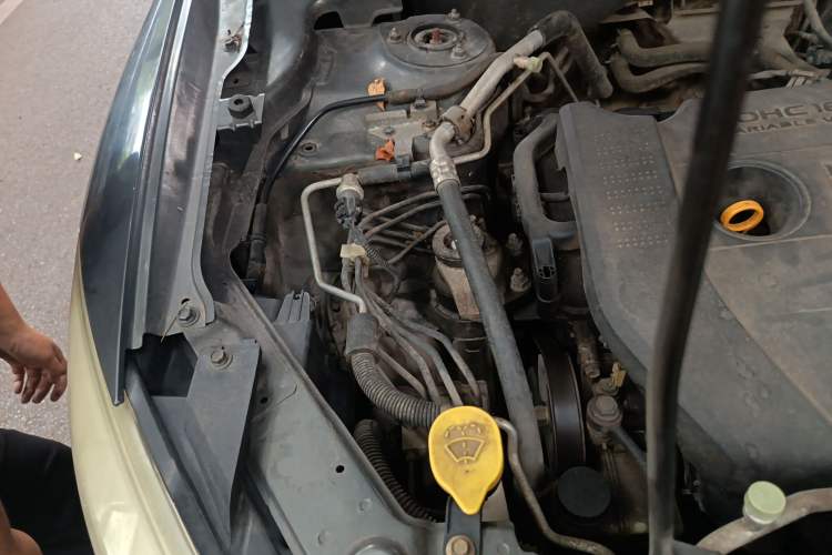 Used Bestune X80 2013 2.0L manual luxury version Engine Bay Right