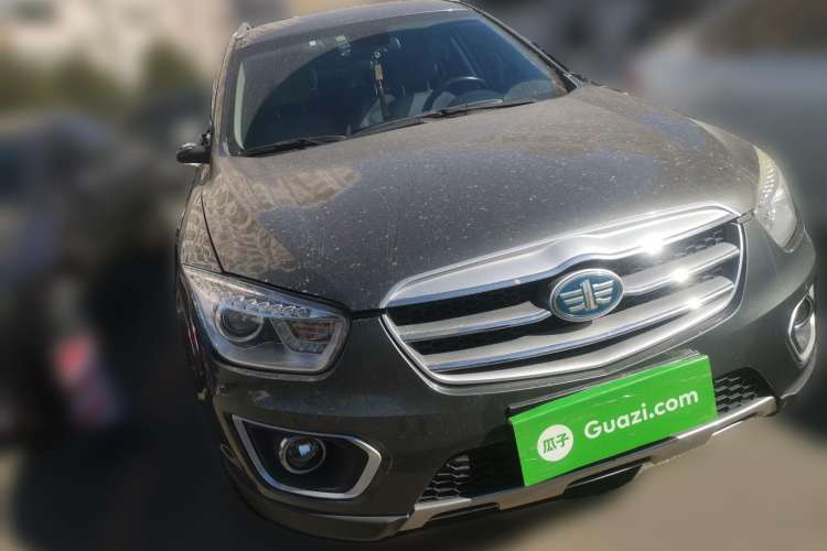 Used Bestune X80 2013 2.0L automatic luxury version Front Right 45 Deg