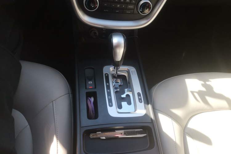 Used Bestune X80 2013 2.0L automatic luxury version Gear Lever