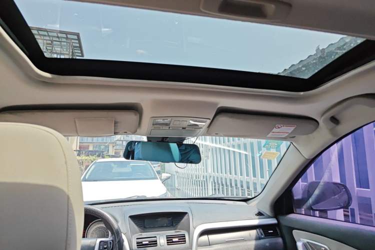 Used Bestune X80 2013 2.0L automatic comfort version Headliner