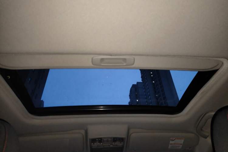 Used Bestune X80 2013 2.0L automatic comfort version Headliner