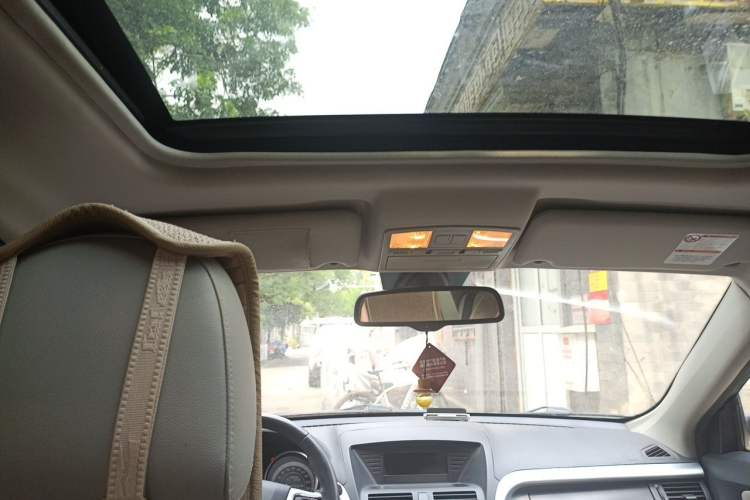 Used Bestune X80 2013 2.0L manual luxury version Headliner