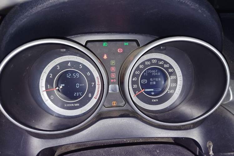 Used Bestune X80 2013 2.0L automatic comfort version Instrument Cluster
